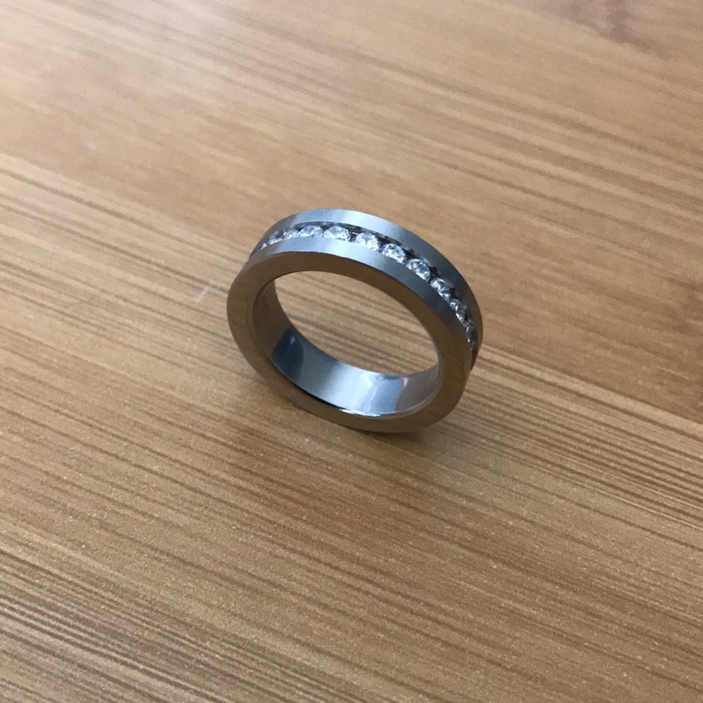 Stainless steel ring with cubic zirconia